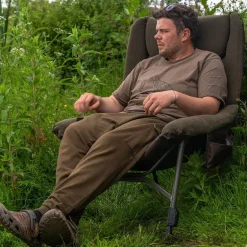 Level Chair Avid Carp Benchmark Ultra Cozy Chair